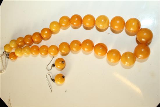 Amberoid necklace and pair of earrings